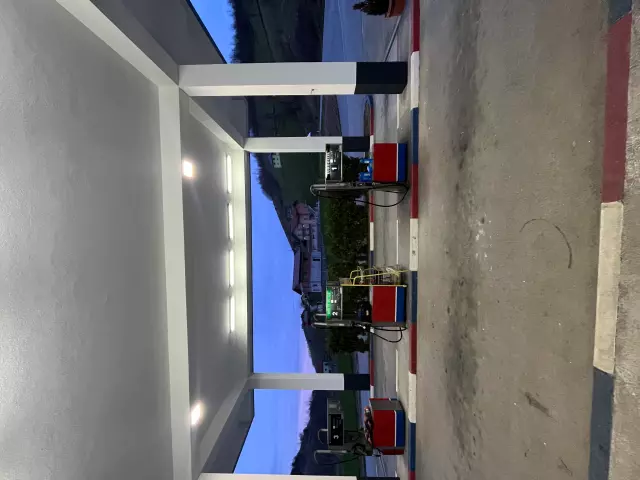 Benzinska pumpa Bužim 3.jpeg